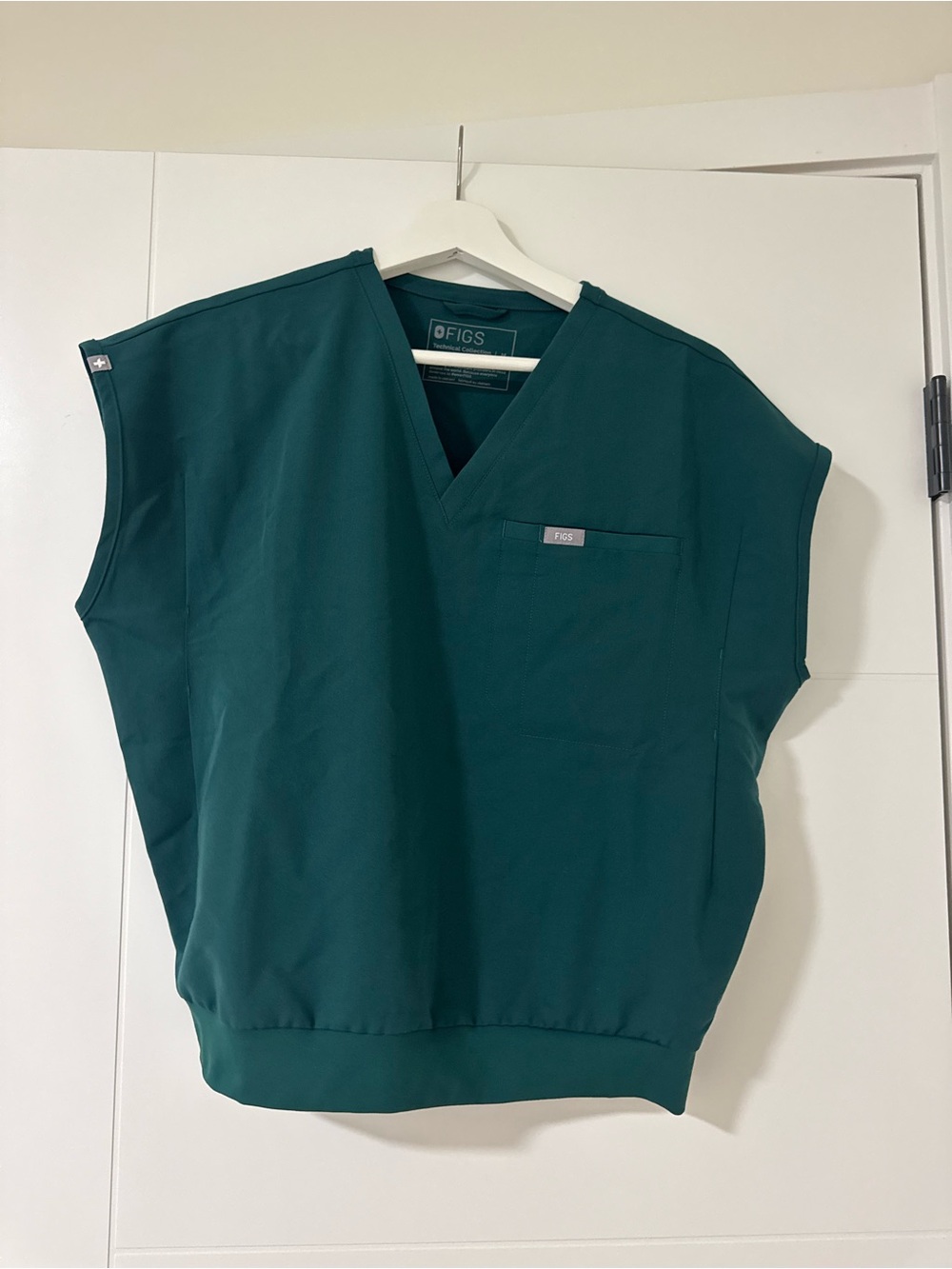 FIGS Women's Raleigh V-neck Scrub Top Forest Green Size Small